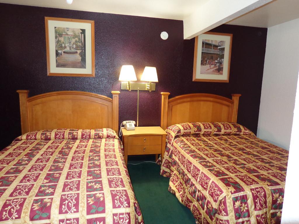 Knights Inn Phoenix At N Black Canyon Hwy Екстер'єр фото